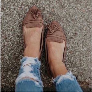 Taupe tassel flats!